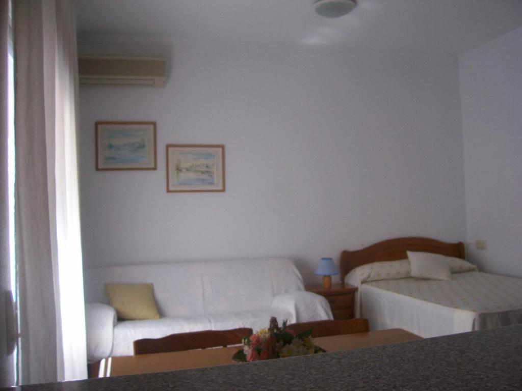 Apartamentos Berlin ซานเปรโดเดลปีนาตาร์ ภายนอก รูปภาพ