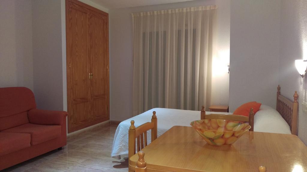 Apartamentos Berlin ซานเปรโดเดลปีนาตาร์ ภายนอก รูปภาพ