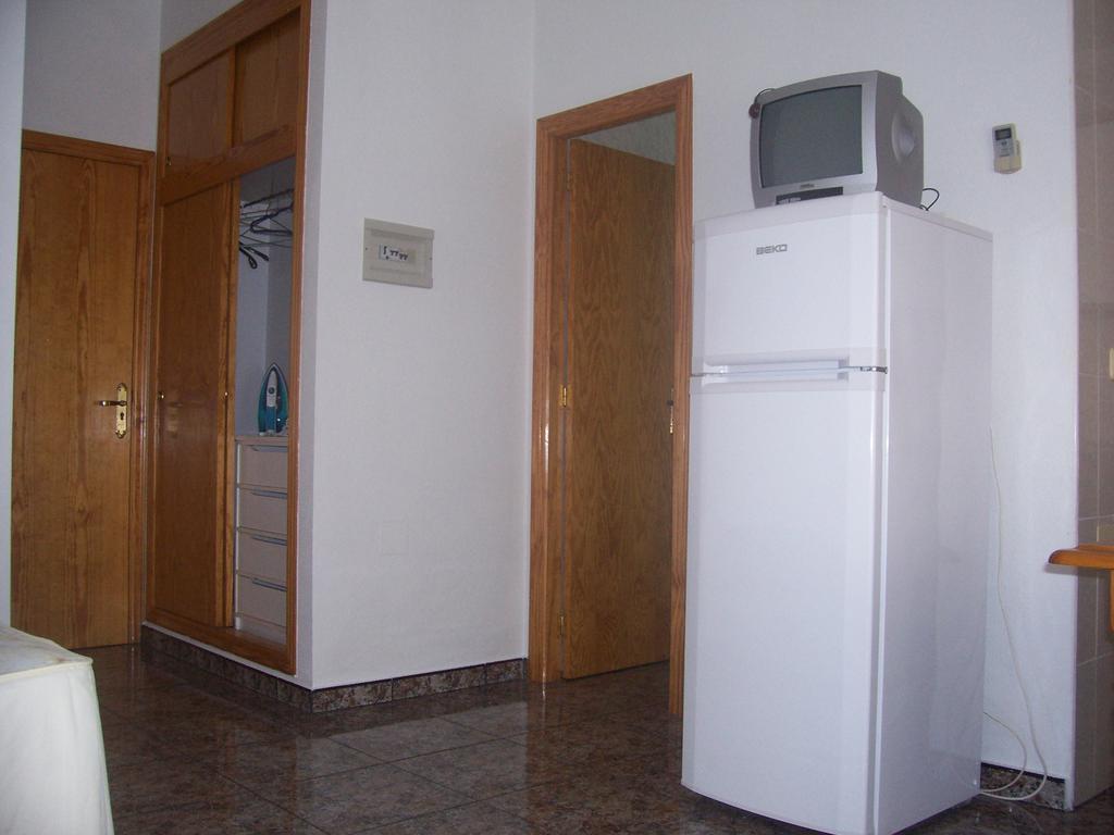 Apartamentos Berlin ซานเปรโดเดลปีนาตาร์ ห้อง รูปภาพ